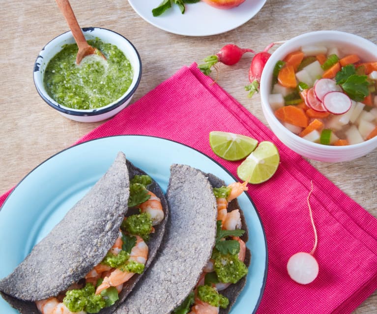 Sopa de verduras, tacos de camarón y duraznos al vapor