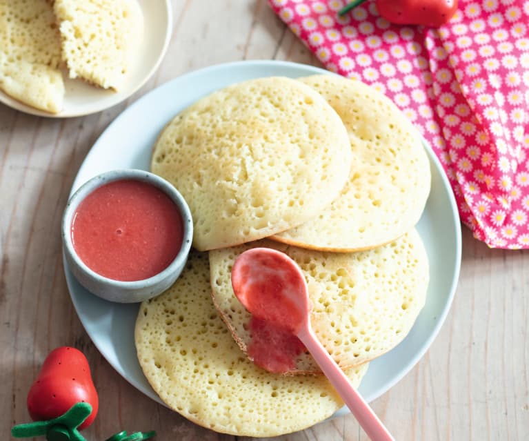 Crêpes mille trous et coulis de fraises