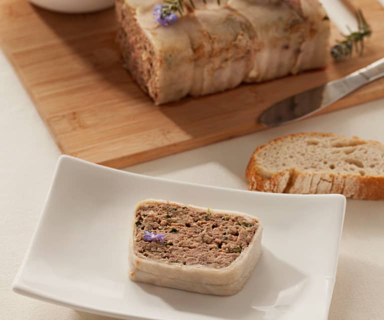 Paté de campaña en terrina