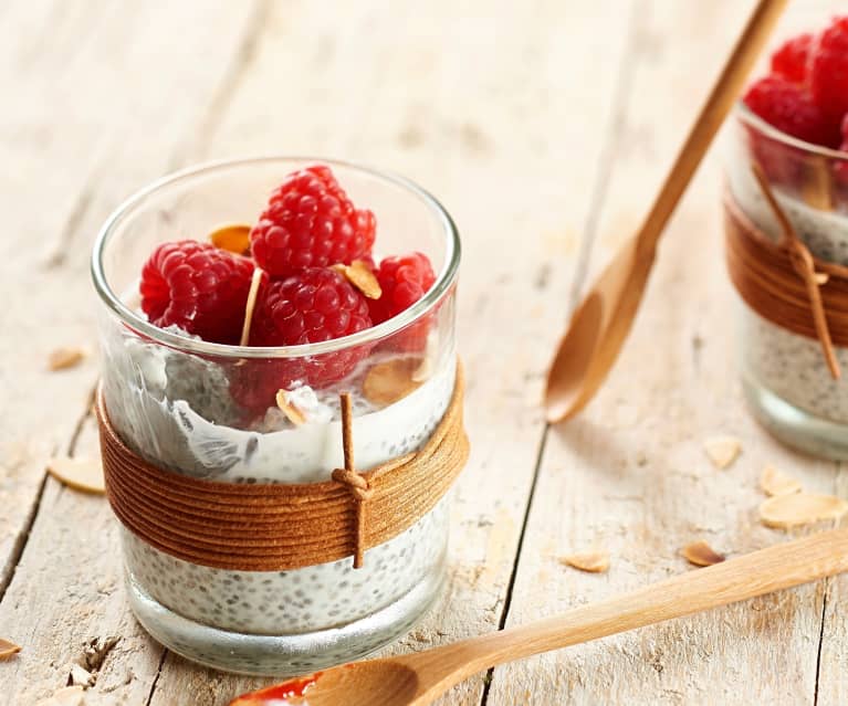 Pudding aux graines de chia, citron et framboises