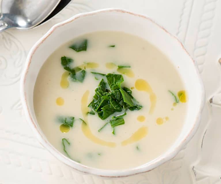 Sopa de feijão branco e nabiças