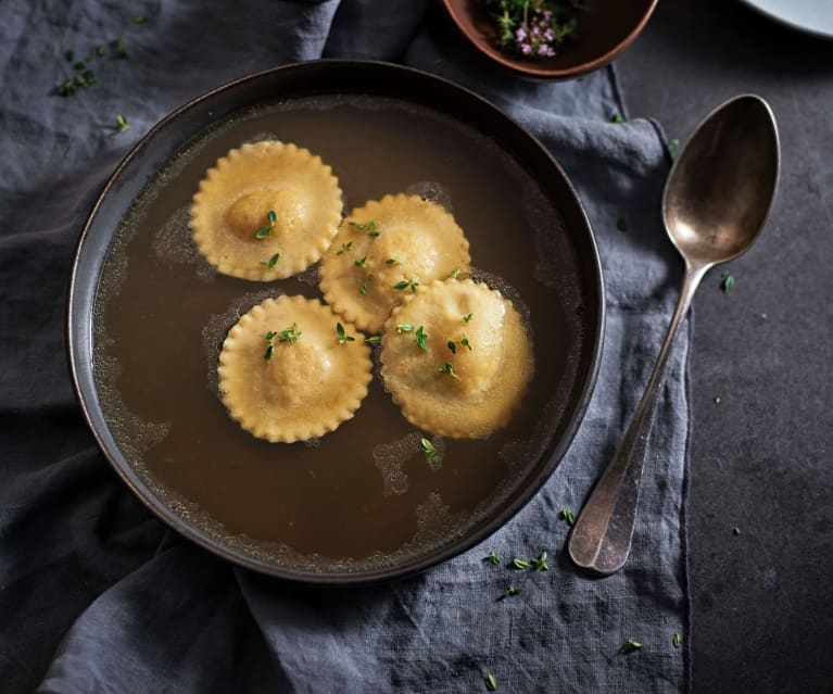 Raviolis de calabaza asada y ricota en caldo de cordero en cocción lenta TM6