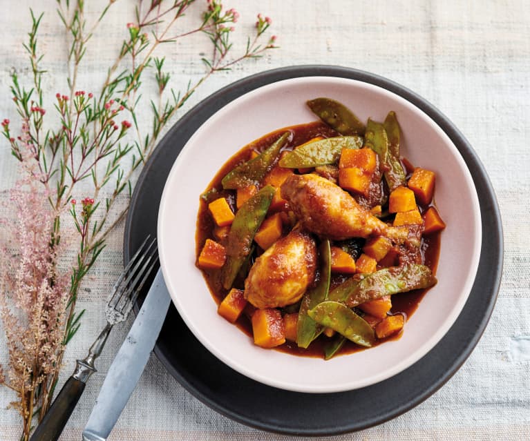 Frango guisado com batata-doce e ervilha