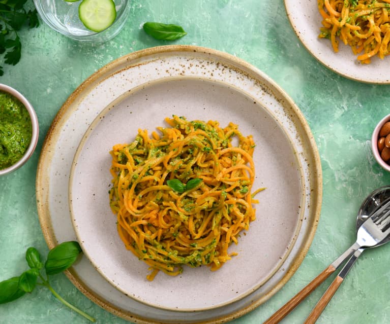 Spaghetti de patate douce, pesto aux herbes