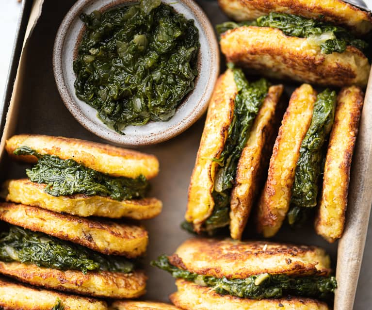 Tortitas de patata con espinacas salteadas