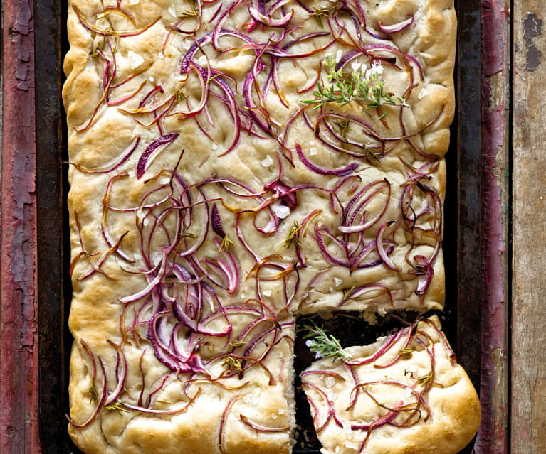 Focaccia con cebolla y romero