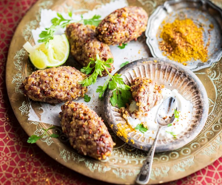 Kebbeh (Boulettes de boulgour et bœuf haché aux épices)