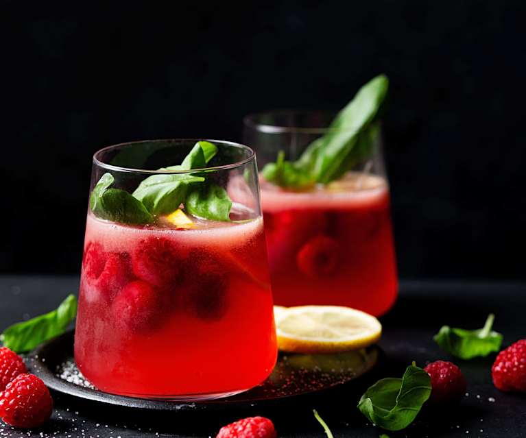 Frambuaz ve Fesleğenli Sangria Frambuaz ve Fesleğenli Sangria