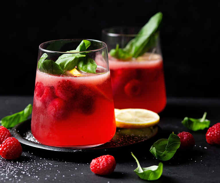 Sangria al lampone e basilico