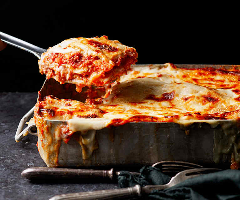 Lasagne Bolognese cu paste cu spanac