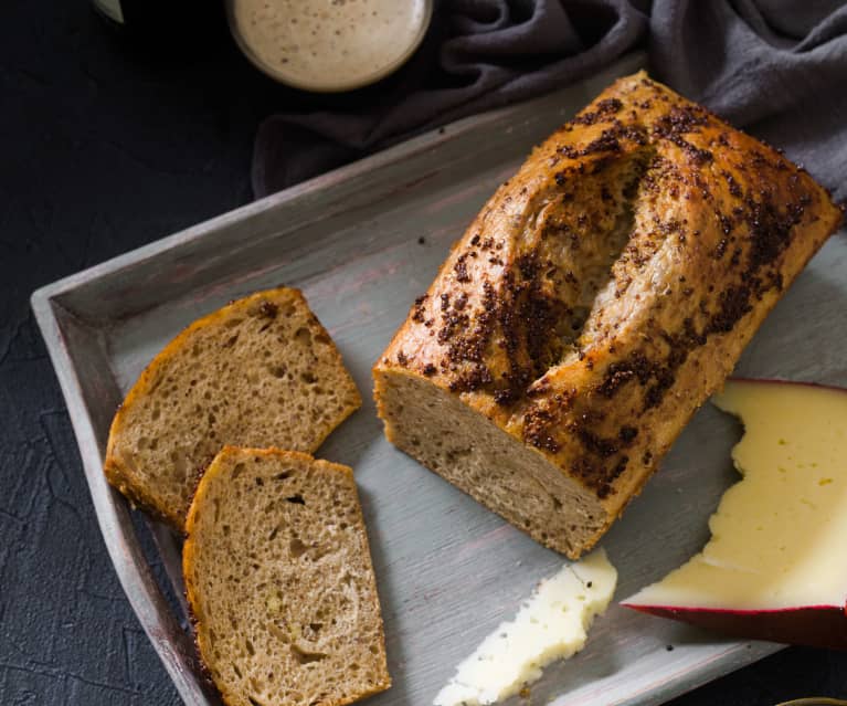 Pan de molde con cerveza negra y mostaza a la antigua