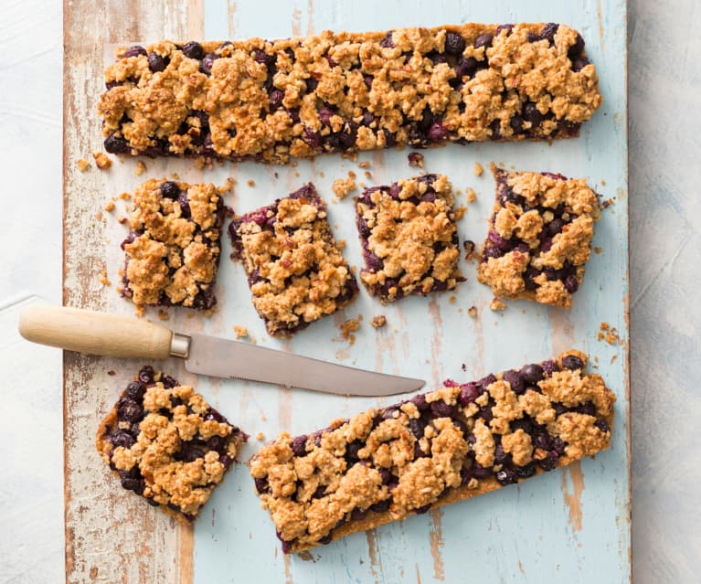 Barritas de arándanos con crumble de pacanas y avena