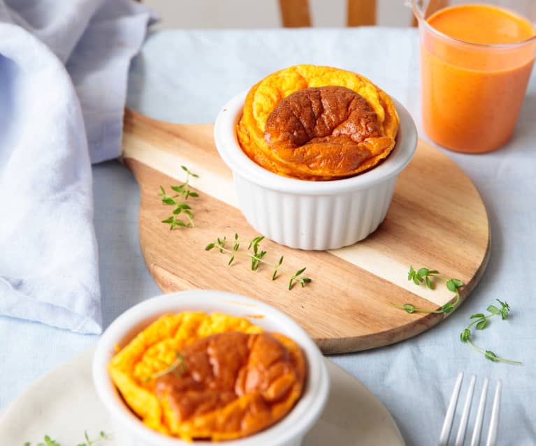 Soufflé au poivron et coulis assorti