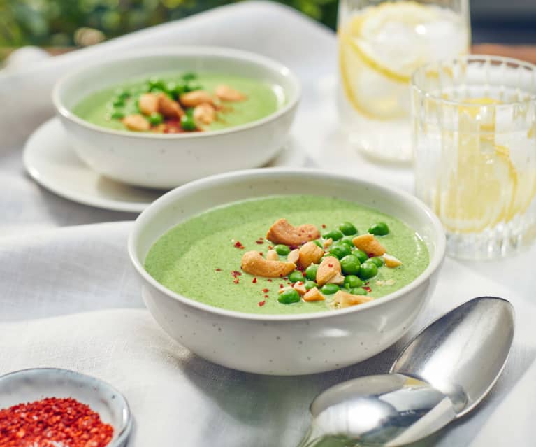 Spinat-Erbsen-Suppe mit Cashews