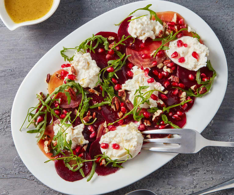 Carpaccio de betabel con burrata (Pelar)