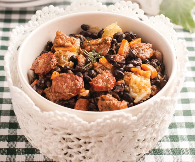 Feijoada de porco com feijão-preto