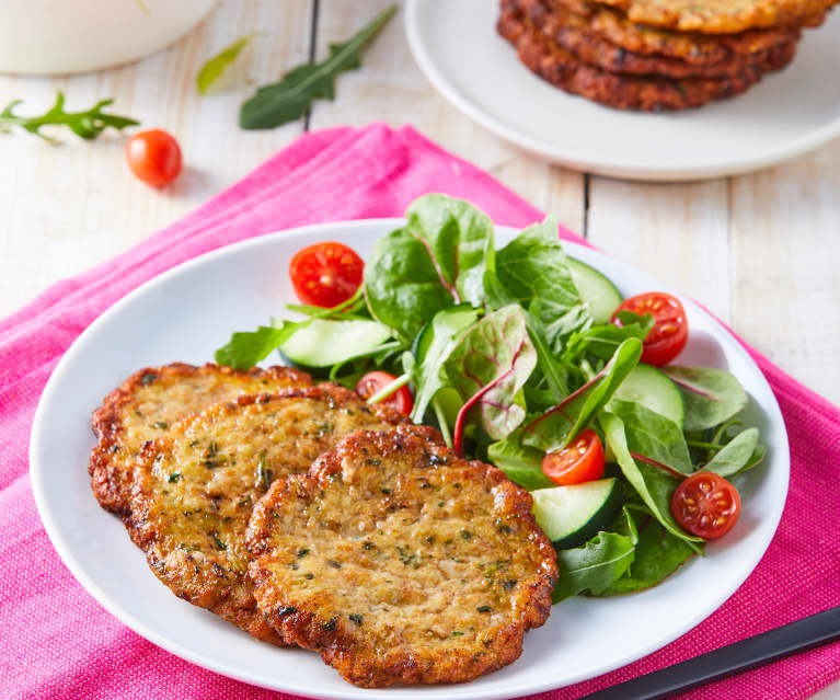 Pacholas de pollo con ensalada