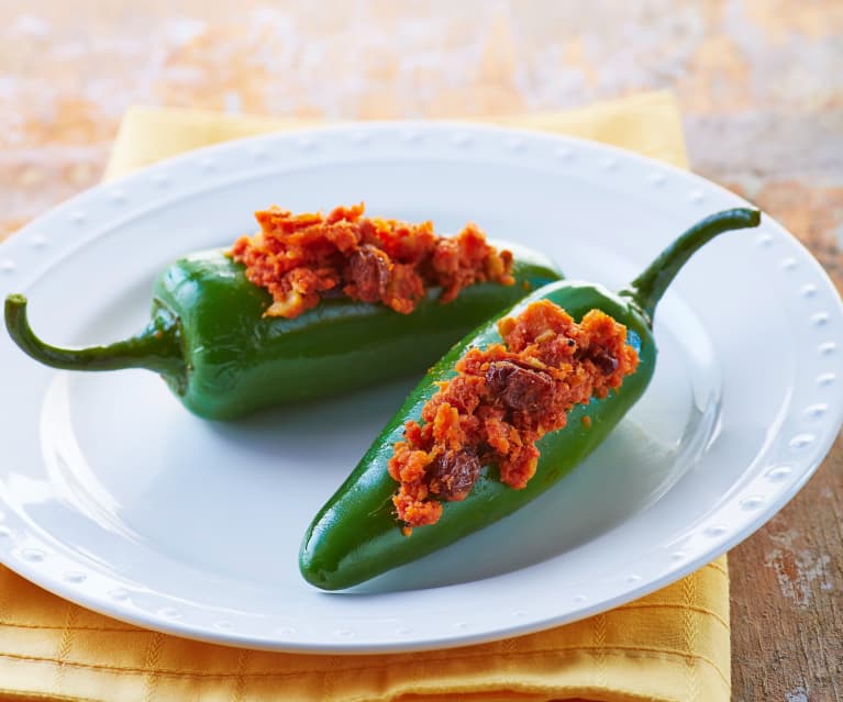 Chiles jalapeños rellenos de machaca de marlín