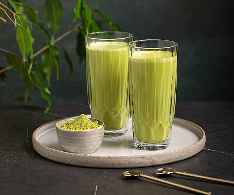 Migdałowe matcha latte Migdałowe matcha latte