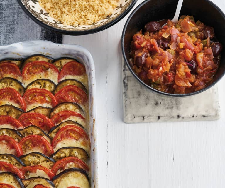 Caprese de beringela no forno com cuscuz