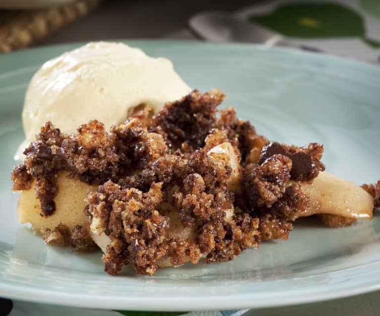 Crumble de pera com chocolate