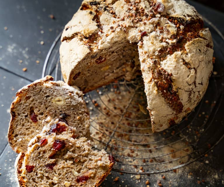 Pain aux cranberries, sarrasin et noisettes