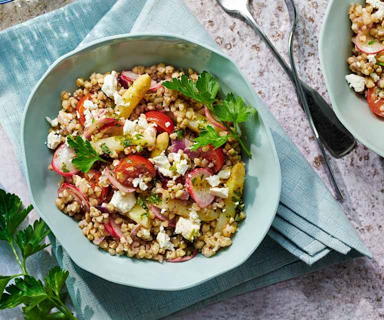 Buchweizen-Salat mit Spargel und Feta