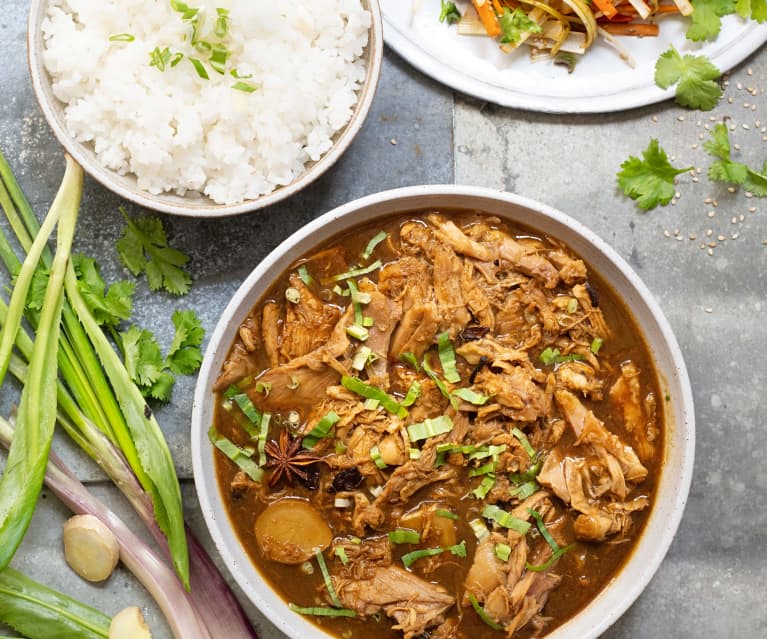 Poulet trois tasses effiloché et légumes sautés