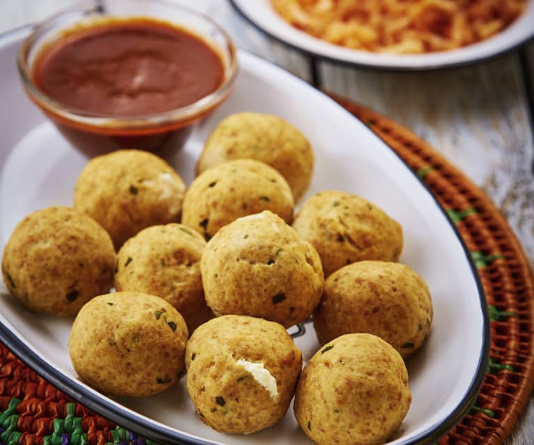 Albóndigas de pollo rellenas de queso crema