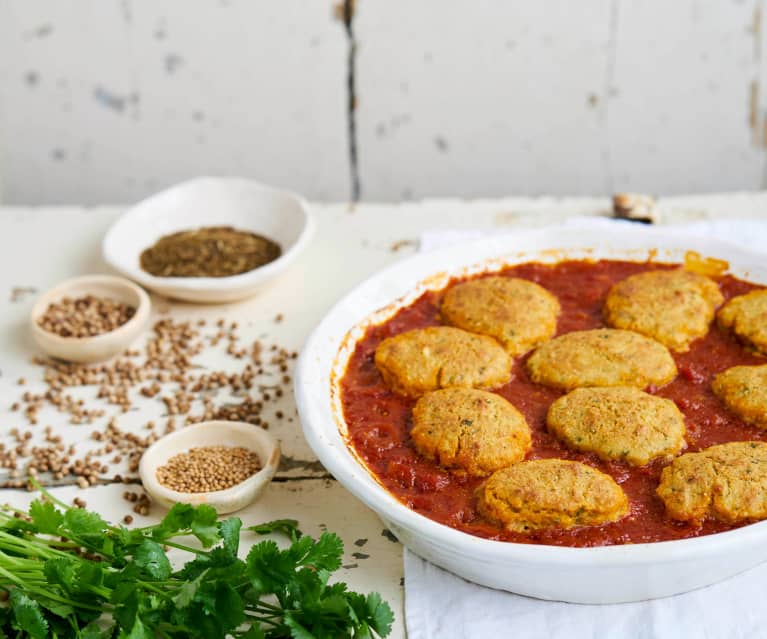 Almôndegas de grão com molho de tomate picante