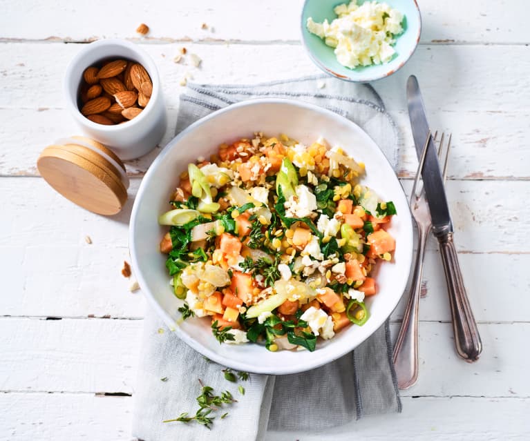 Insalata di bieta e lenticchie con papaya e feta