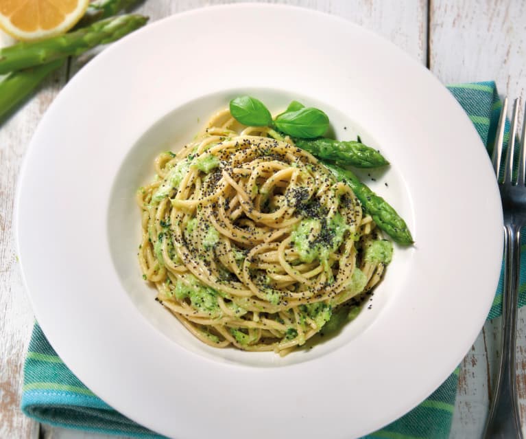 Spaghetti integrali con pesto di asparagi e semi di papavero - Cookidoo™–  the official Thermomix® recipe platform
