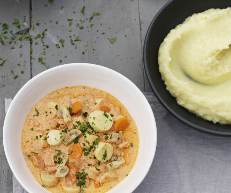 Strogonoff de palmito e cogumelos com puré de pastinaca e alho-francês