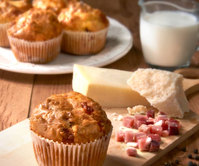 Queques salgados com queijo e fiambre sem glúten