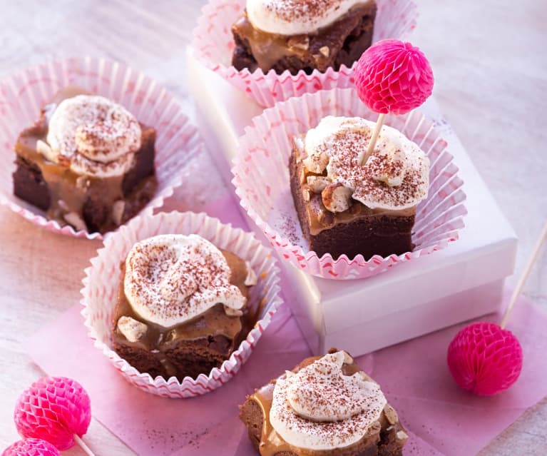 Buttermilch-Brownies mit Haselnuss-Karamell-Creme