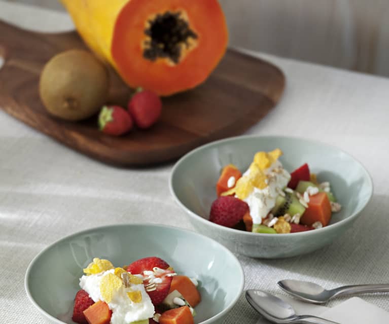 Fresón, papaya y kiwi con crema de requesón