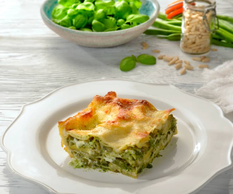 Lasaña al pesto con patatas y judías verdes