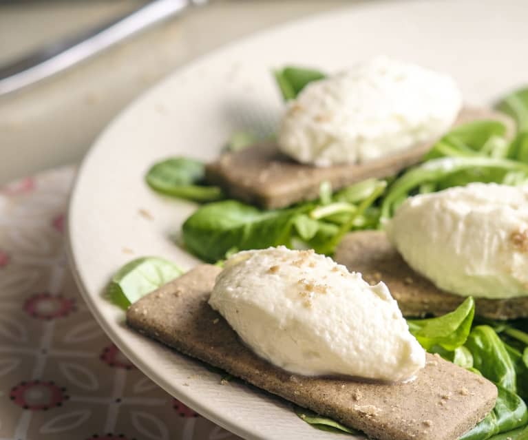 Sablés au sarrasin, fromage de chèvre et miel