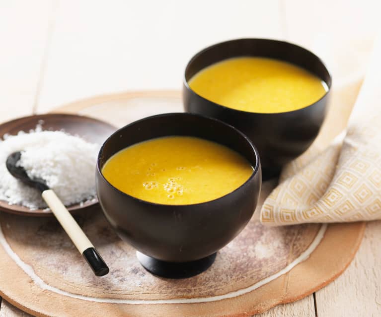 Möhren-Mango-Suppe mit Kokos