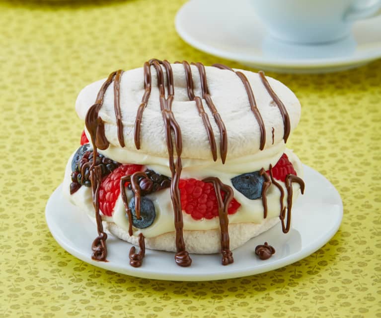 Pavlovas con frutos rojos