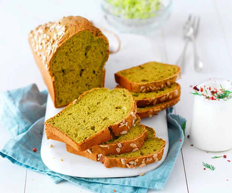Cake aux orties, pecorino et noisettes Cake aux orties, pecorino et noisettes