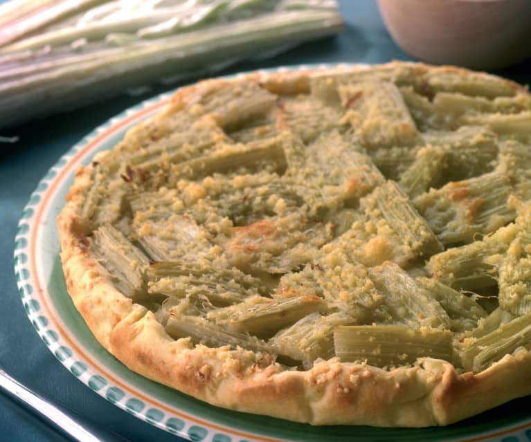 Torta salata di cardi e funghi secchi