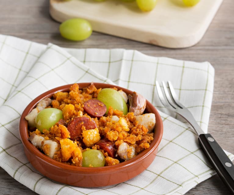 Migas con chorizo y uvas (Hestan Cue™)