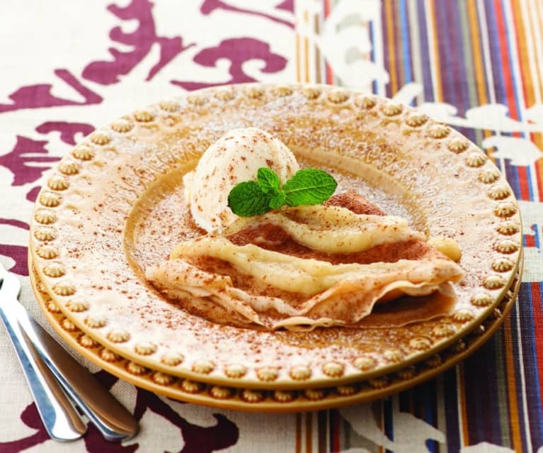 Crepes de canela com maçã