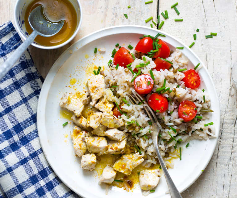 Cubes de poulet et riz aux lentilles