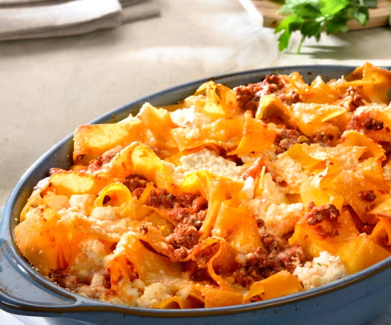 Pappardelle al forno con ragù di carne e ricotta