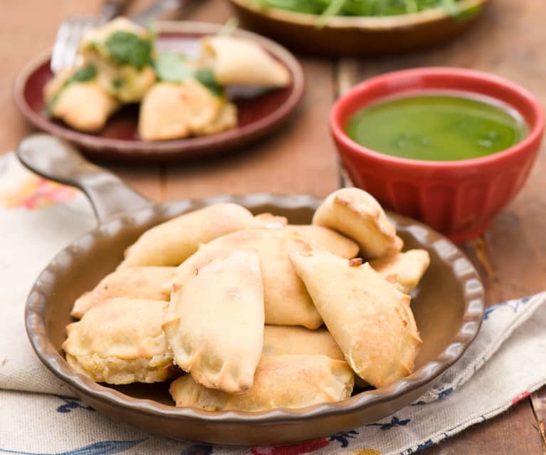 Empanadas z topinamburem i serem cheddar