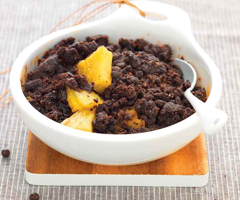 Crumble al cacao con mele e ananas Crumble al cacao con mele e ananas