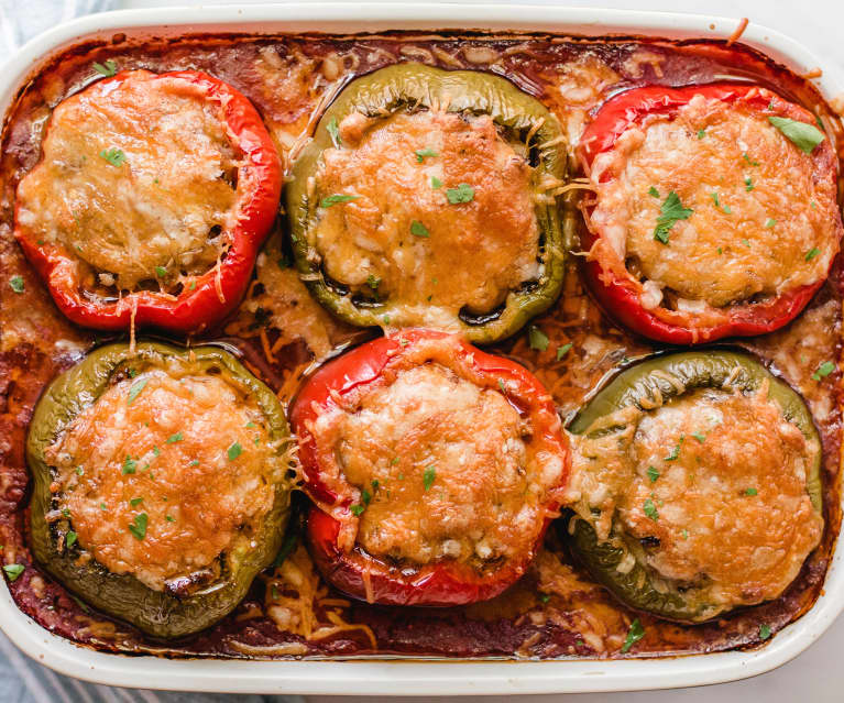 Pimientos rellenos con salsa de tomate