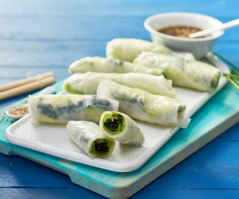 Rollitos de primavera con algas wakame y espirulina